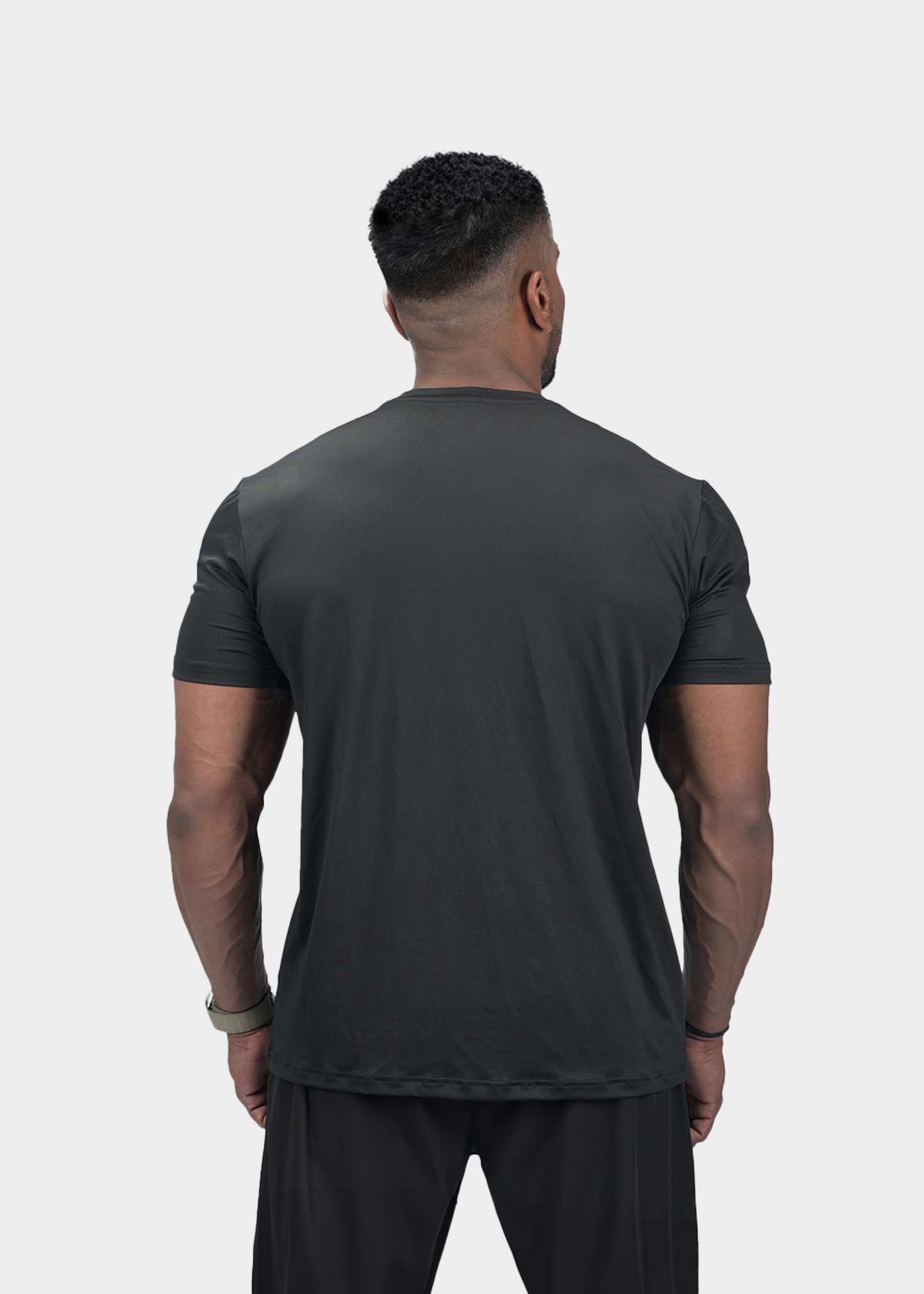 ESSENTIAL TEE - BLACK